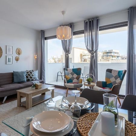Livia Studio Apartment In Larnaca Exterior foto
