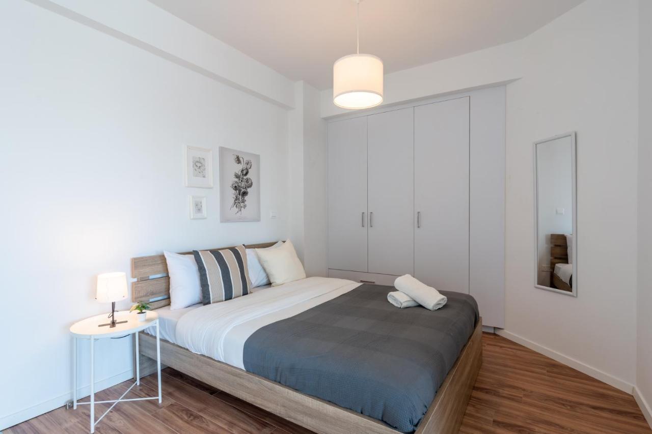 Livia Studio Apartment In Larnaca Exterior foto