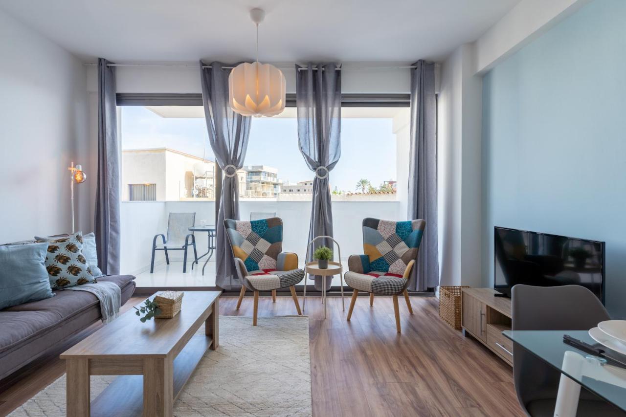 Livia Studio Apartment In Larnaca Exterior foto