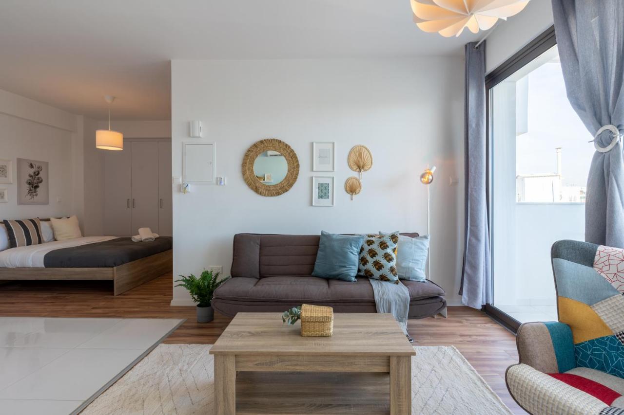 Livia Studio Apartment In Larnaca Exterior foto